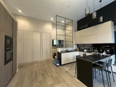 Продам євродвушку 65м² з дизайнерським ремонтом ЖК Гринвуд Ф