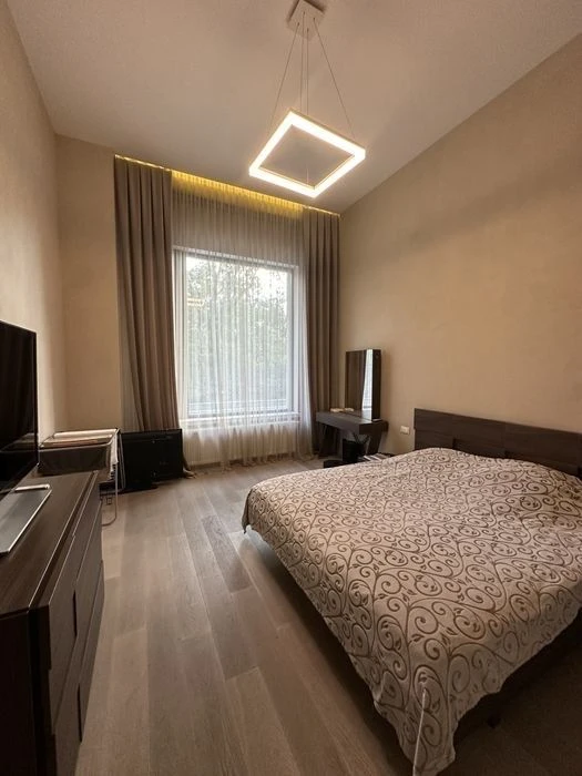 Продам євродвушку 65м² з дизайнерським ремонтом ЖК Гринвуд Ф