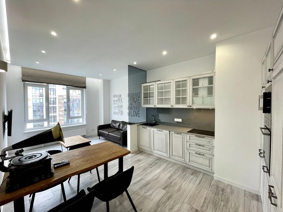 sale of 2-room apartment in the residential complex Boulevard of Fountains Best price! Repair