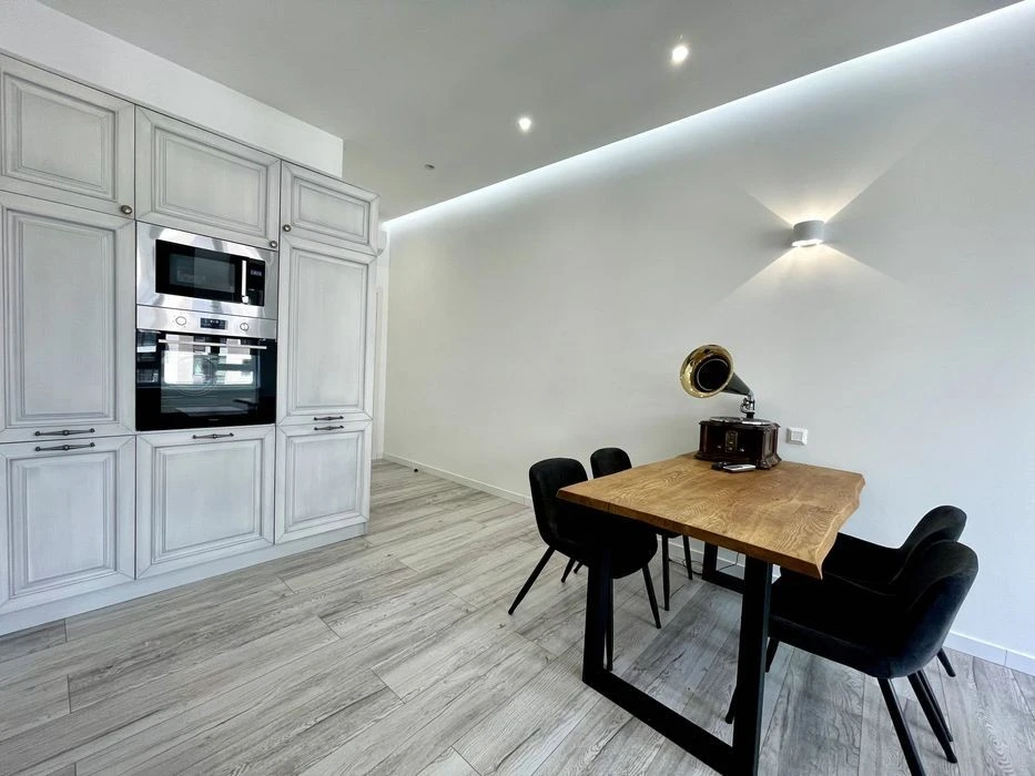 sale of 2-room apartment in the residential complex Boulevard of Fountains Best price! Repair
