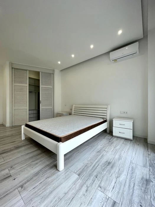 sale of 2-room apartment in the residential complex Boulevard of Fountains Best price! Repair