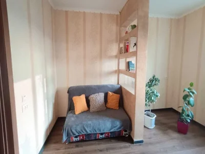 2-кімнатна квартира 64 м² з ремонтом та індивідуальним опале