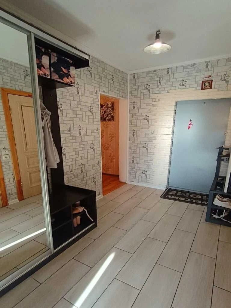 2-кімнатна квартира 64 м² з ремонтом та індивідуальним опале