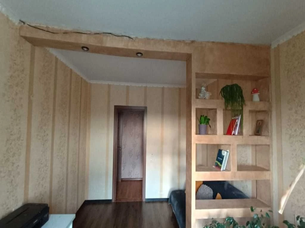 2-кімнатна квартира 64 м² з ремонтом та індивідуальним опале