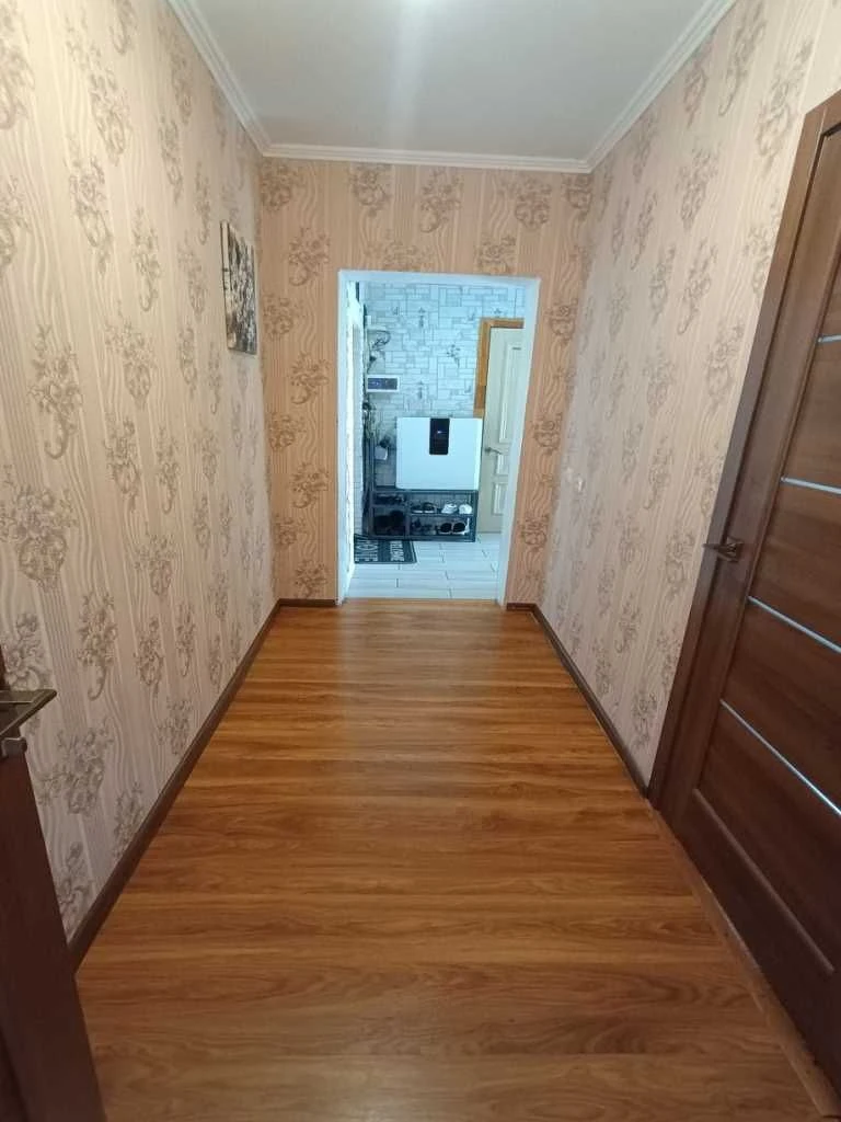 2-кімнатна квартира 64 м² з ремонтом та індивідуальним опале