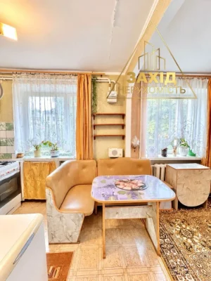 Трикімнатна студія 58 м², 2 поверх, неподалік ЦЕНТРУ