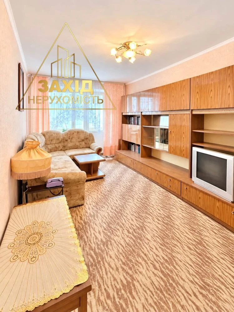 Трикімнатна студія 58 м², 2 поверх, неподалік ЦЕНТРУ