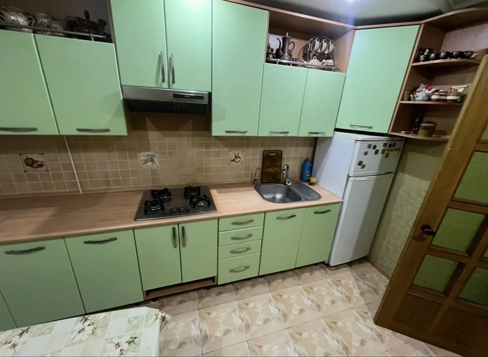Продаж великої 2-кім квартири, район Левка Лукʼяненка