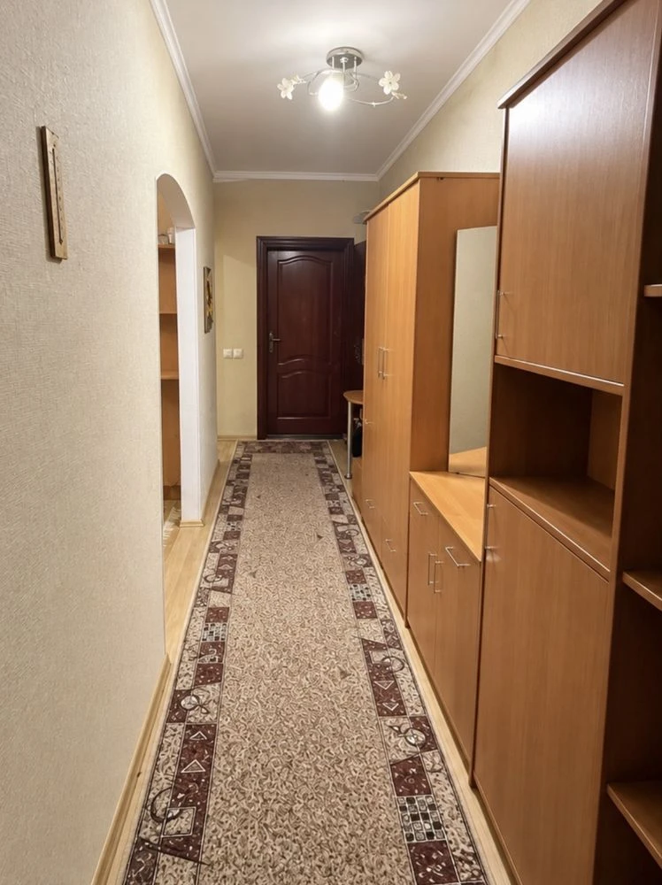 Продаж великої 2-кім квартири, район Левка Лукʼяненка