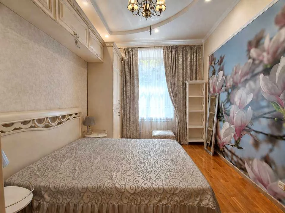 Квартира. Київ, Олеся Гончара вул.