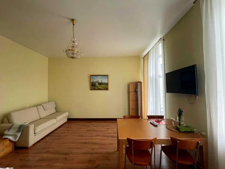 Квартира. Київ, Михайлівська вул.