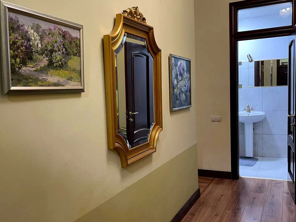 Квартира. Київ, Михайлівська вул.