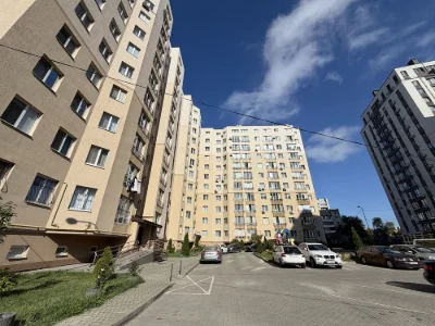 Продаж затишної 2-кім квартири з ремонтом в новобудові по ву
