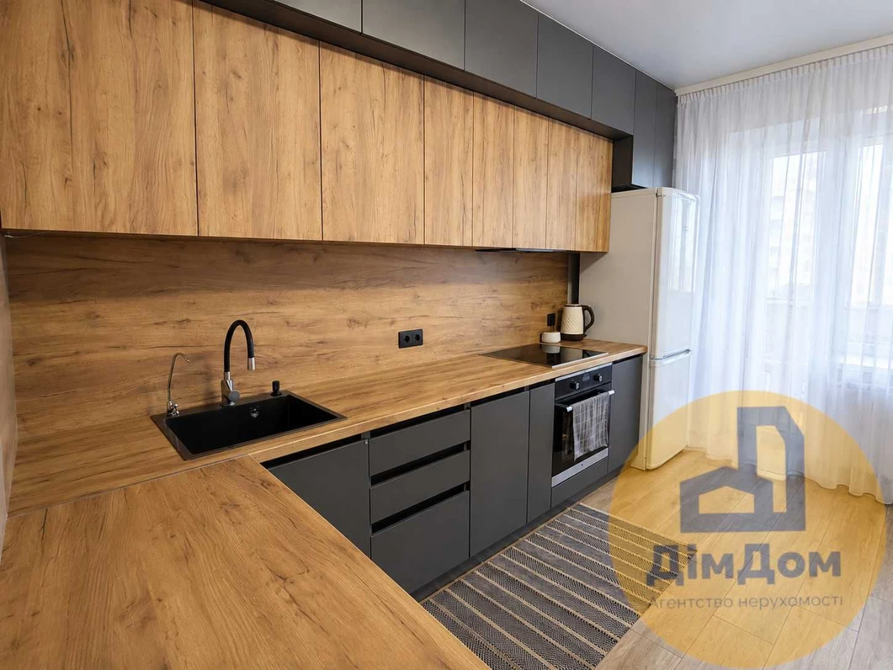Продаж 3-кімнатної квартири з ремонтом/ Алматинська, 41-А/ Д