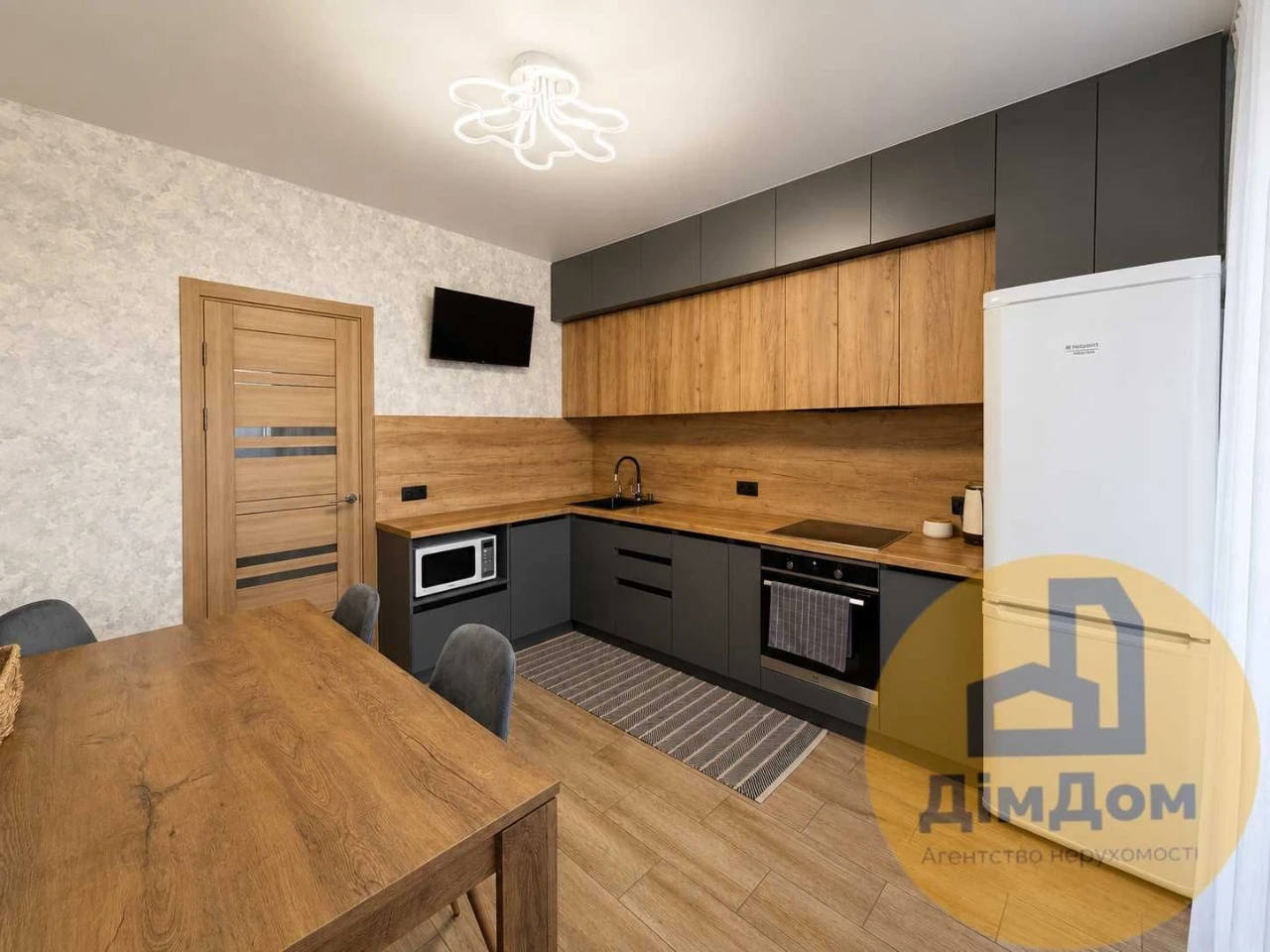 Продаж 3-кімнатної квартири з ремонтом/ Алматинська, 41-А/ Д