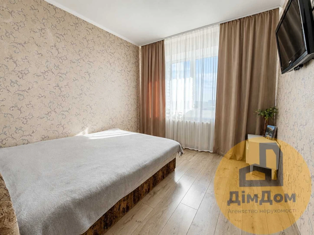 Продаж 3-кімнатної квартири з ремонтом/ Алматинська, 41-А/ Д