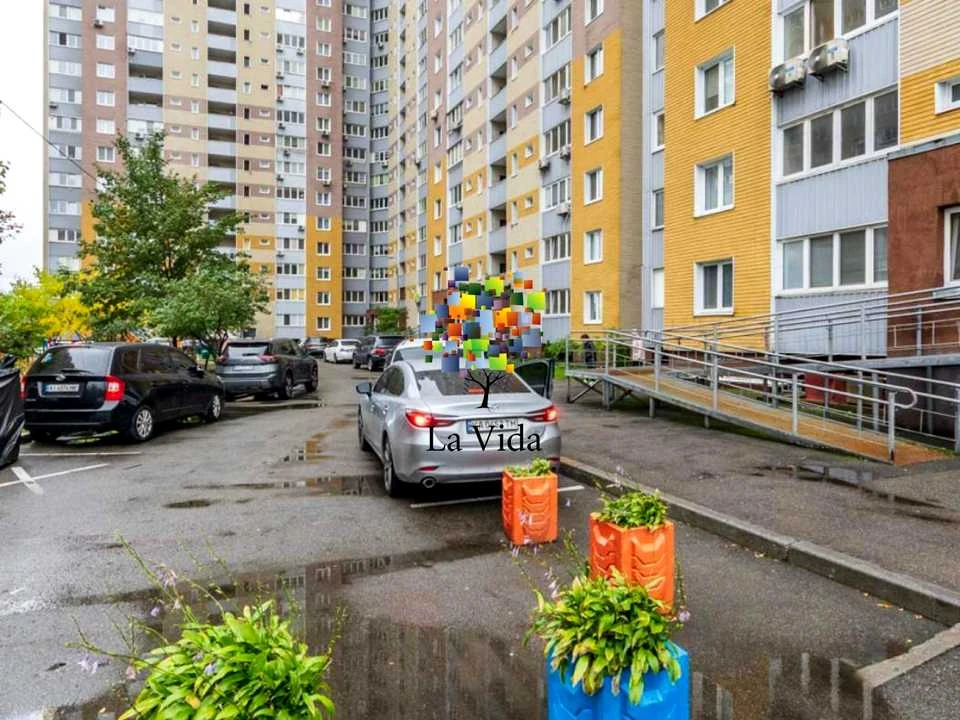 Квартира. Київ, Миколи Закревського вул.