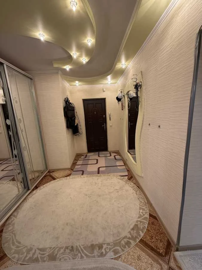 Продажа 3-комнатной квартиры 81 м², Ревуцкого ул., 19/1