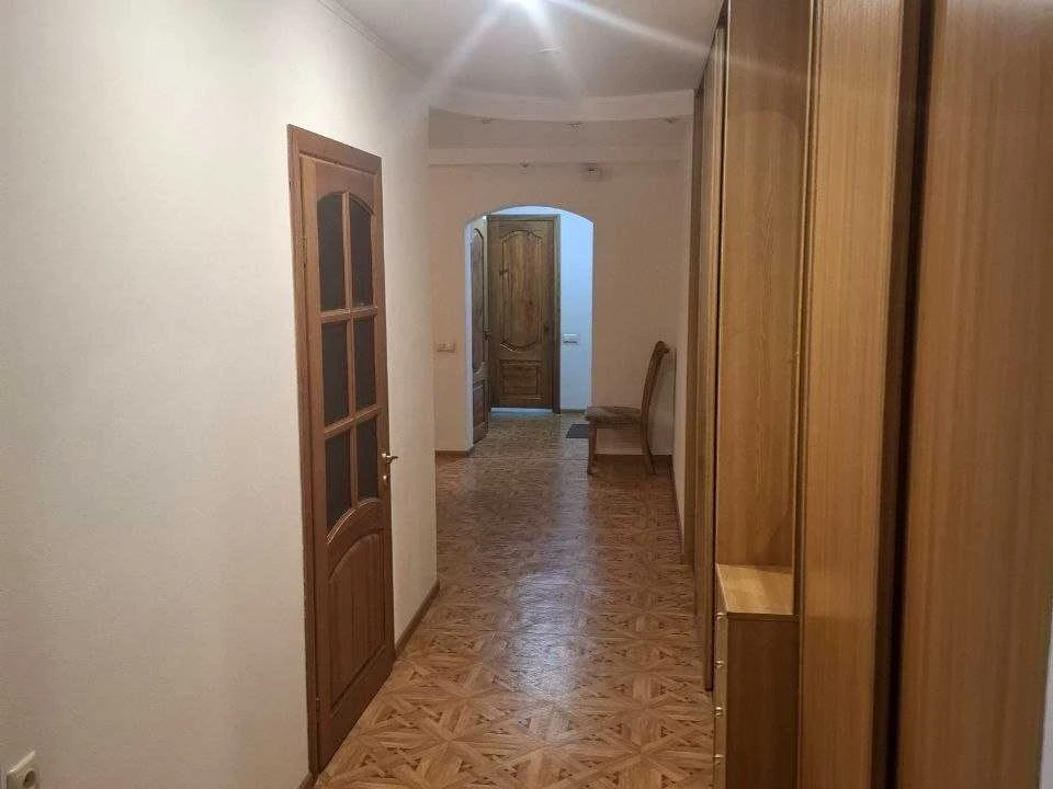 Квартира. Київ, Левка Лук'яненка вул.