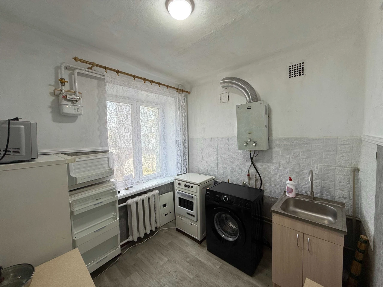 Продаж 1 км. кв. вул. Радистів 4(набережна Воронцова)