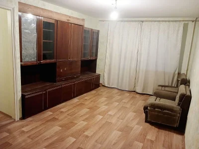 Продам 1 кімнатну квартиру з ремонтом у цегляному будинку,То