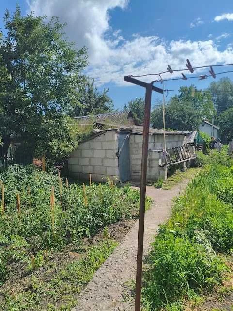 Продається добротна частина будинку  статусом квартири міста