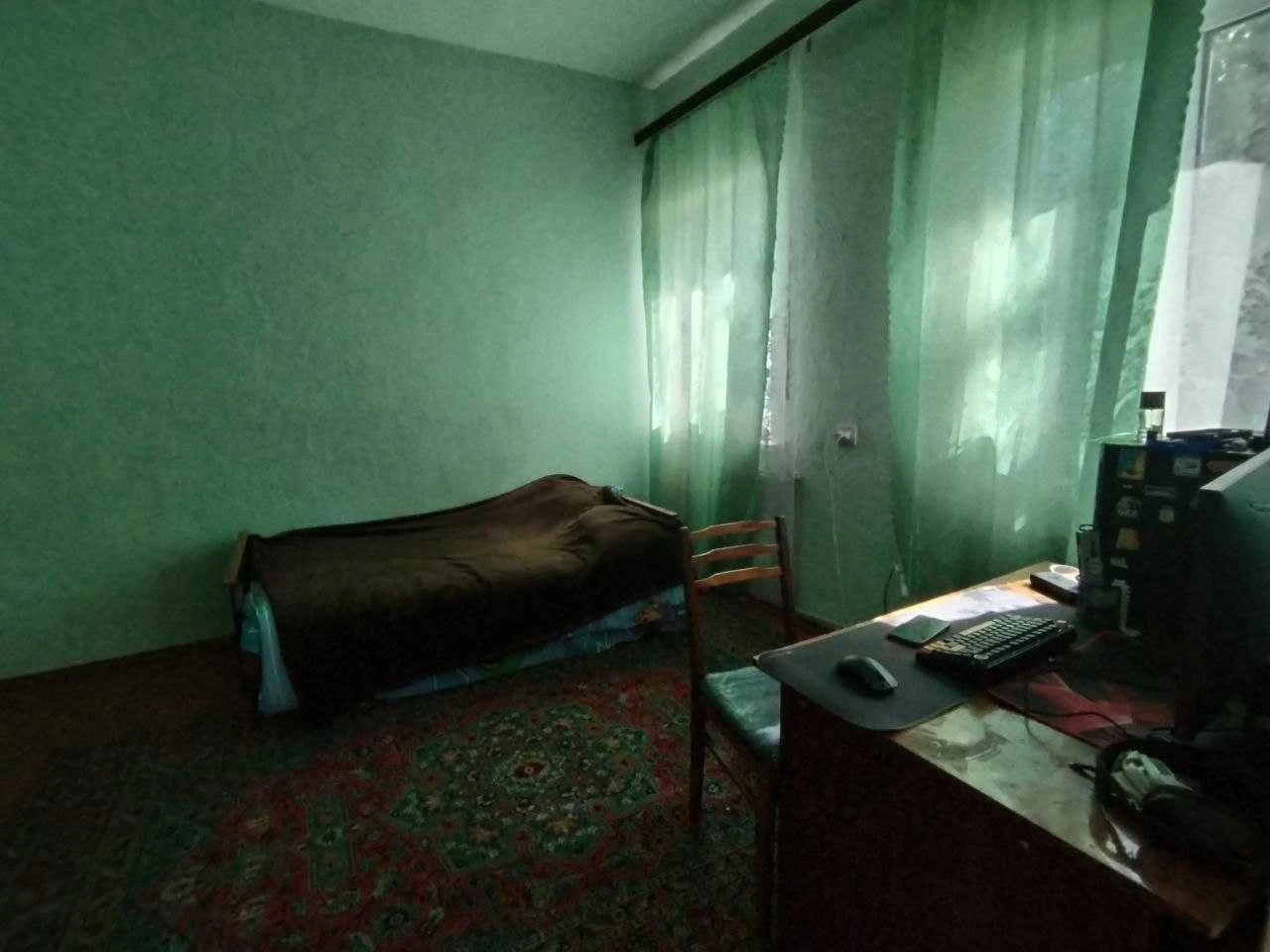 Продається добротна частина будинку  статусом квартири міста