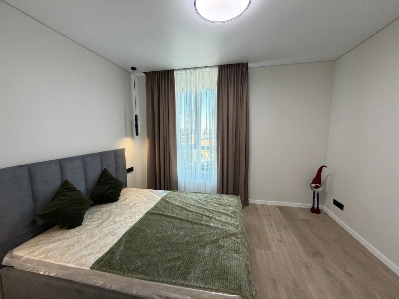 1 кімнатна квартира з ремонтом 42.1 м² в центрі м. Вишневе |