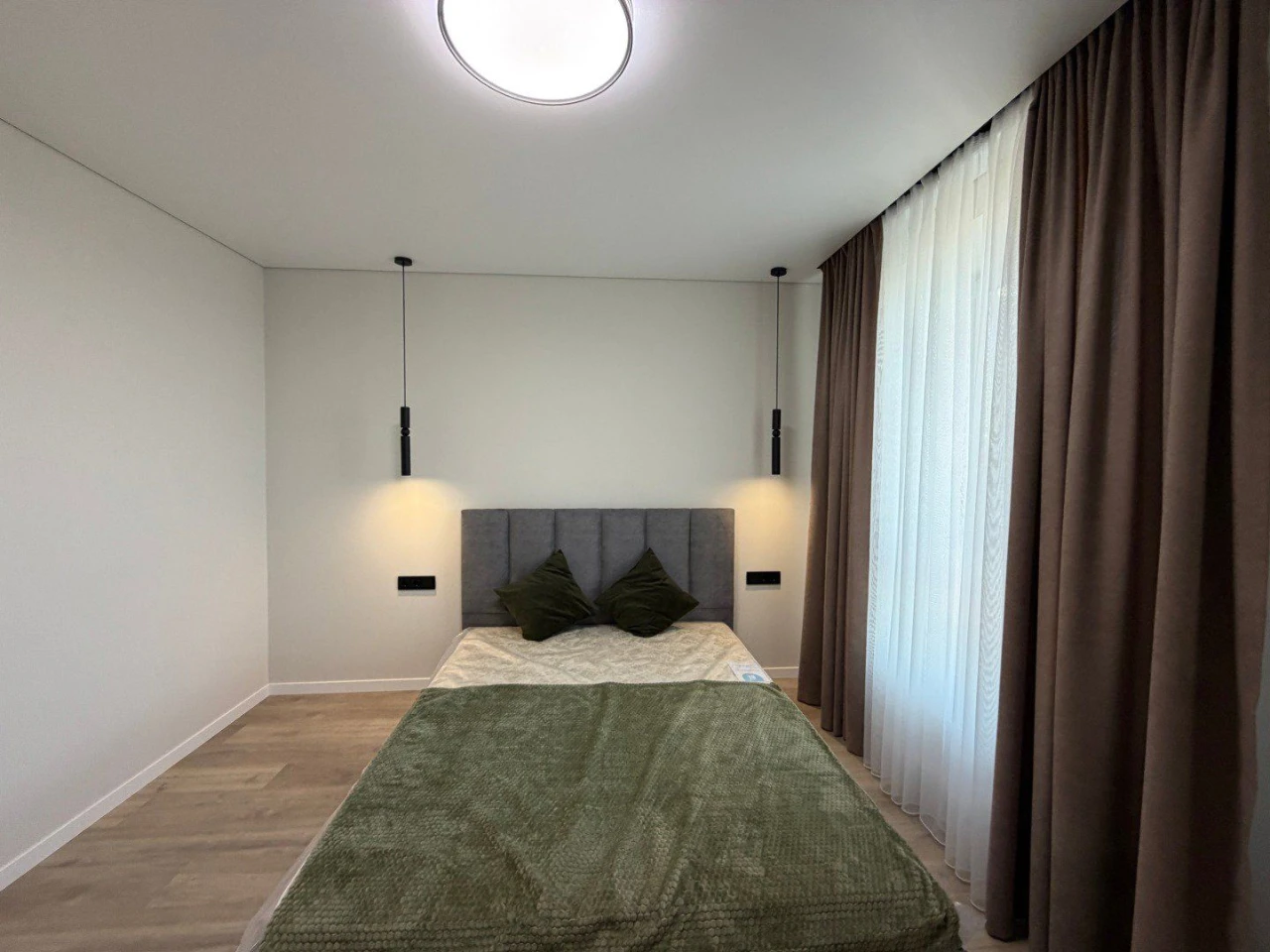 1 кімнатна квартира з ремонтом 42.1 м² в центрі м. Вишневе |