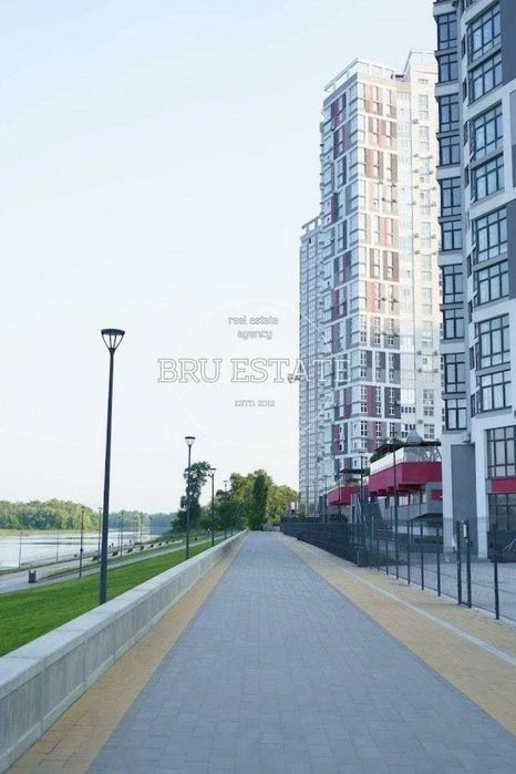 DIRECT VIEW OF THE DNIPER RIVER 63 m² Residential complex Rusanivska Gavan Mykilsko-