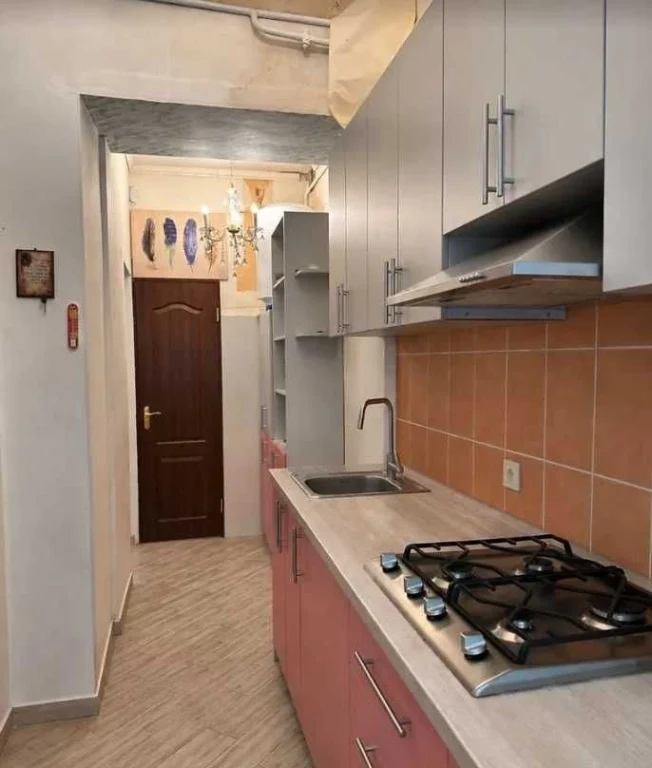 Продам 1-кімнатну квартиру в самому центрі Одеси