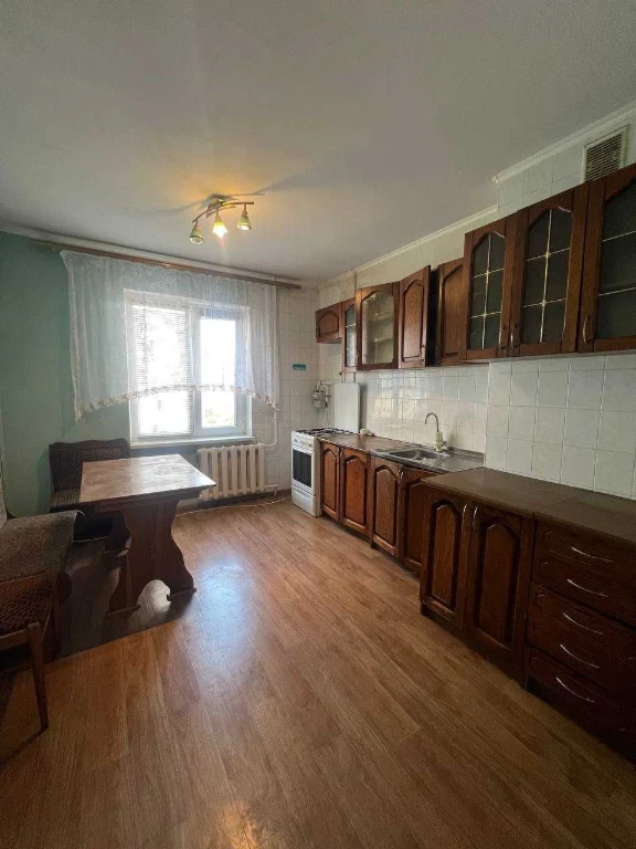 Продам 3-кімнатну квартиру з окремими кімнатами, газова плит