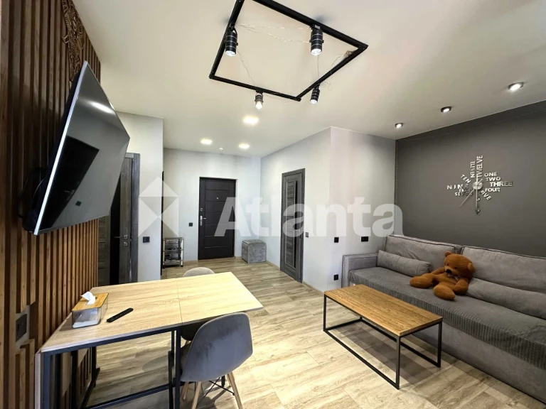 2-ком. квартира 70м2 с ремонтом Киевский р-н, Таирово