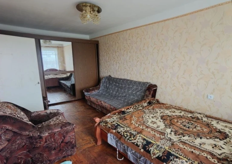 Продается 1 комнатная квартира 8/9 этаж, пр. Юбилейный Бабур