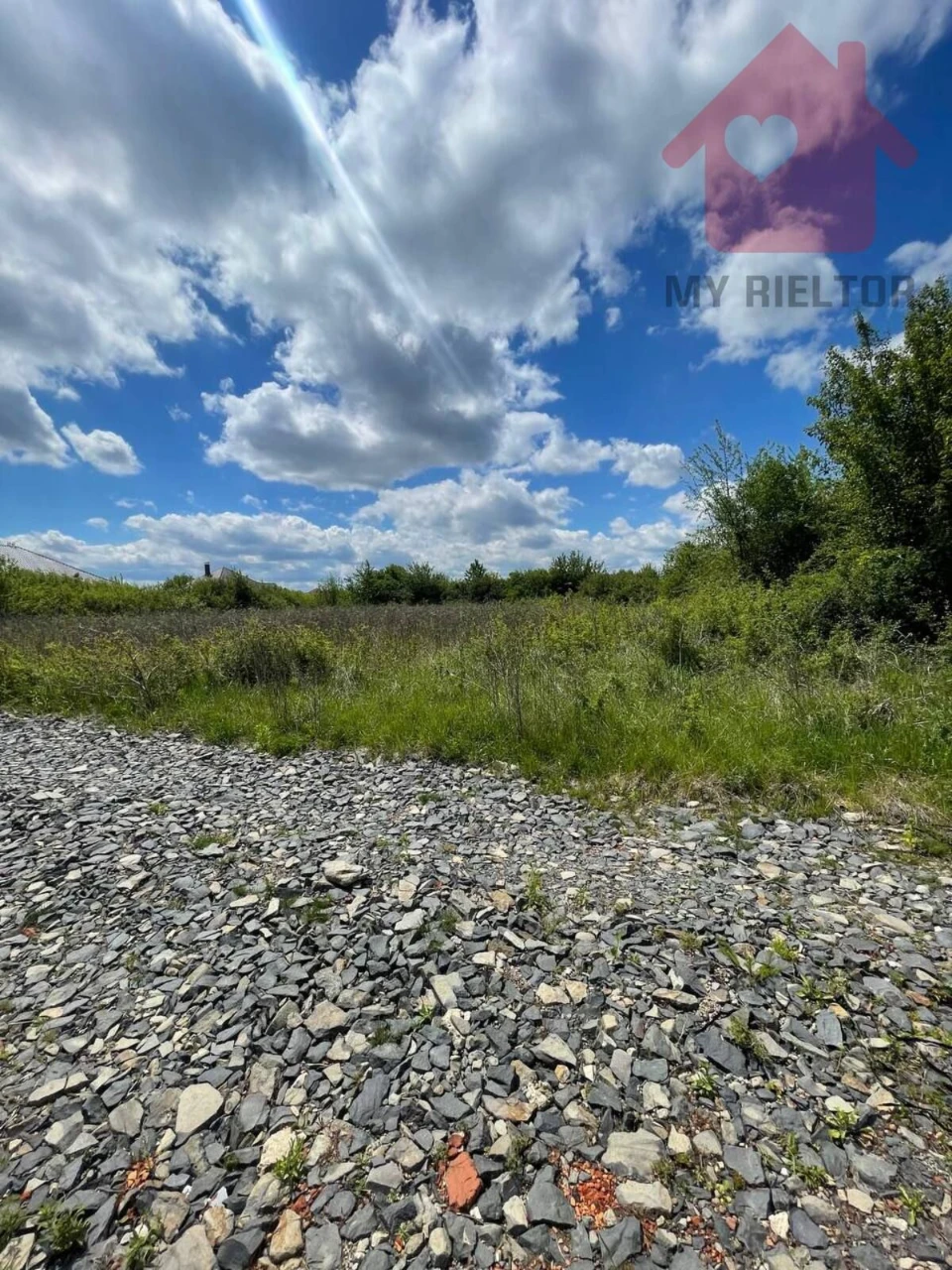 Продаж двох суміжних земельних ділянок, вул. Чешська Липа