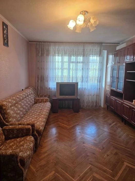1-room apartment for sale, 37 Valeriia Lobanovskogo Blvd., c