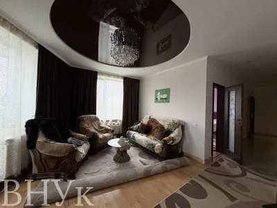 Продам 2к з кухнею студією з ремонтом,меблями та технікою