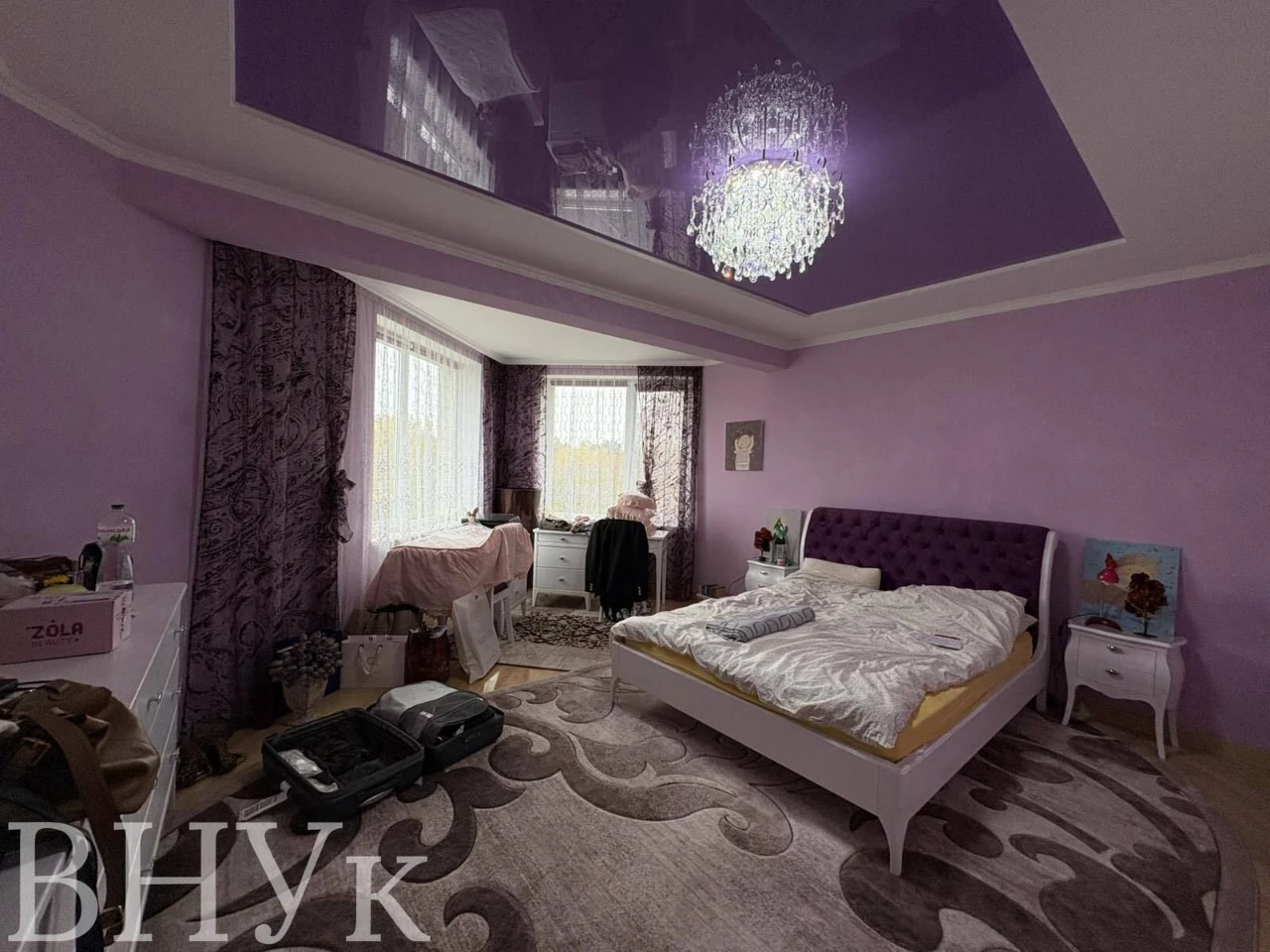 Продам 2к з кухнею студією з ремонтом,меблями та технікою