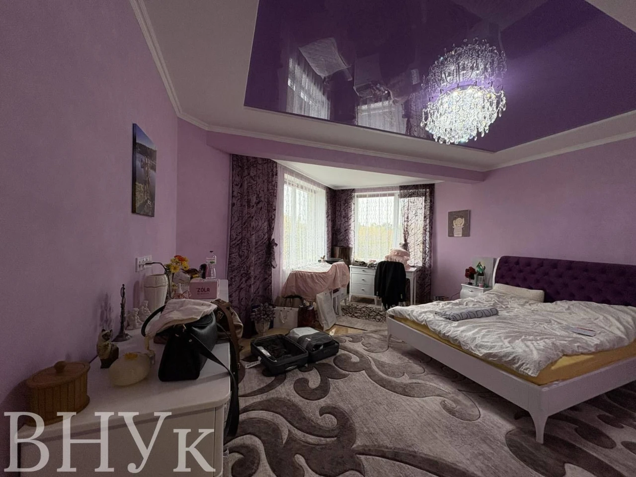 Продам 2к з кухнею студією з ремонтом,меблями та технікою