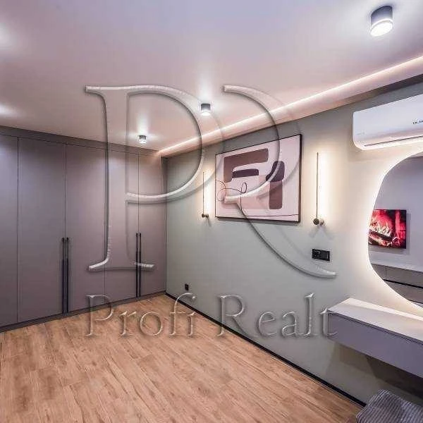 1-room apartment for sale 28 m², Volodymyr Salskyi St.