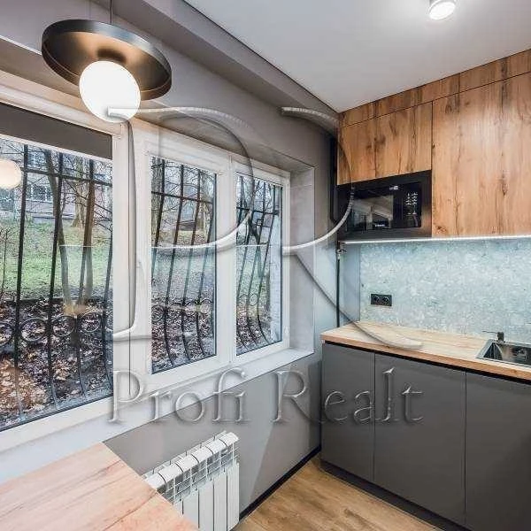 1-room apartment for sale 28 m², Volodymyr Salskyi St.