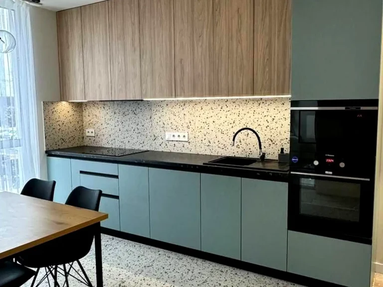 Оренда квартири 3-кімн. 75 м² 3/9 пов.