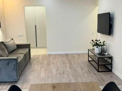 Оренда квартири 3-кімн. 75 м² 3/9 пов.