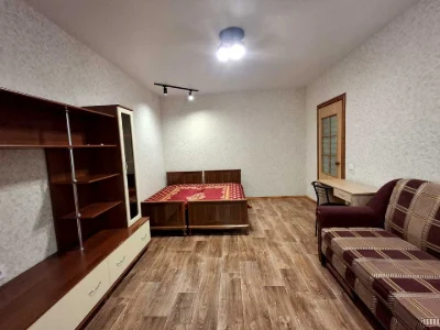 Квартира. Київ, Драгоманова вул.