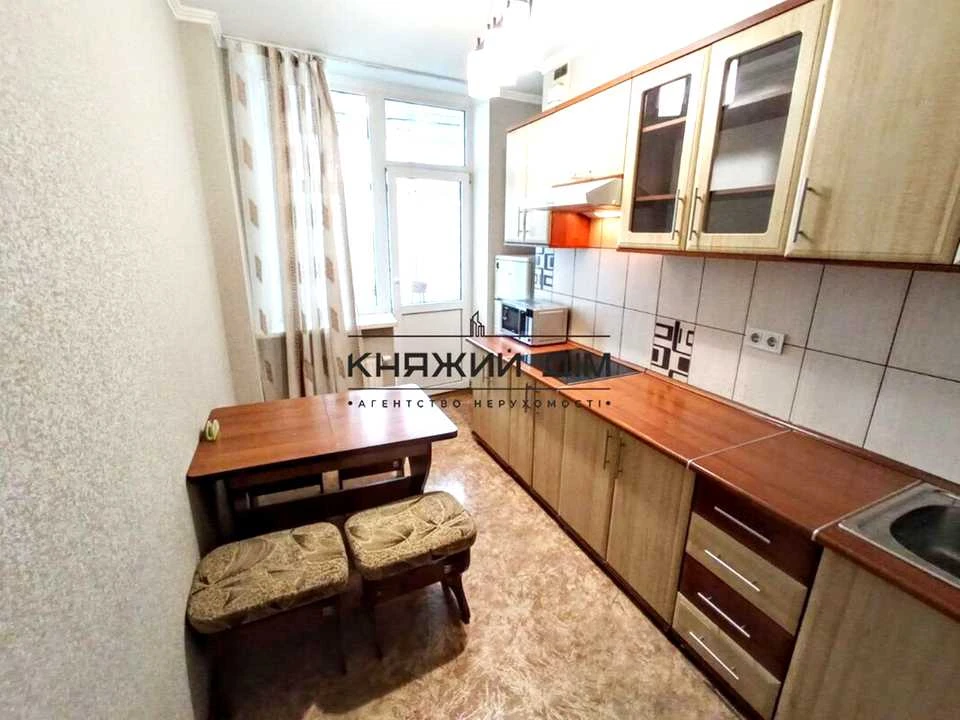 Квартира. Київ, Дніпровська набережна вул.
