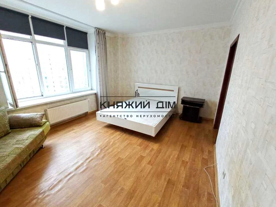 Квартира. Київ, Дніпровська набережна вул.