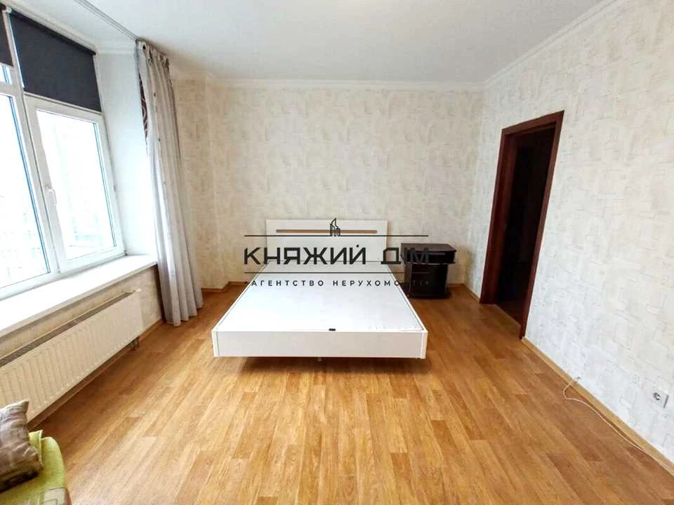 Квартира. Київ, Дніпровська набережна вул.