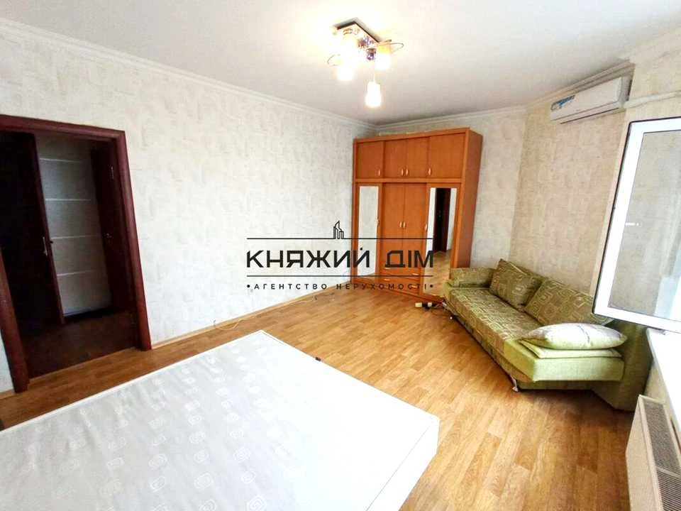 Квартира. Київ, Дніпровська набережна вул.