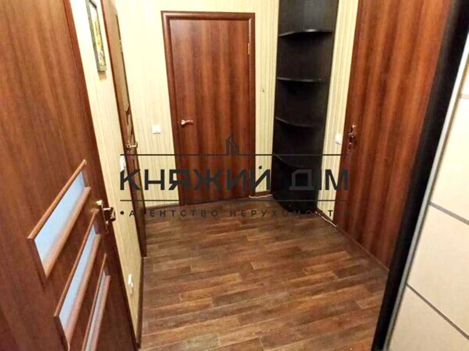 Квартира. Київ, Дніпровська набережна вул.