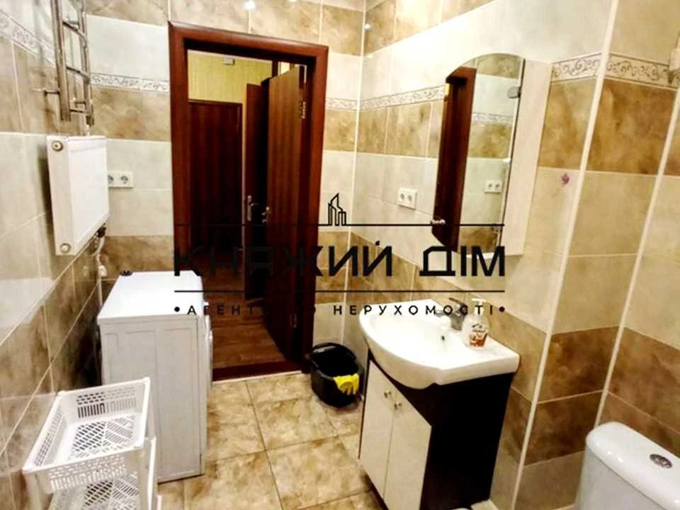 Квартира. Київ, Дніпровська набережна вул.
